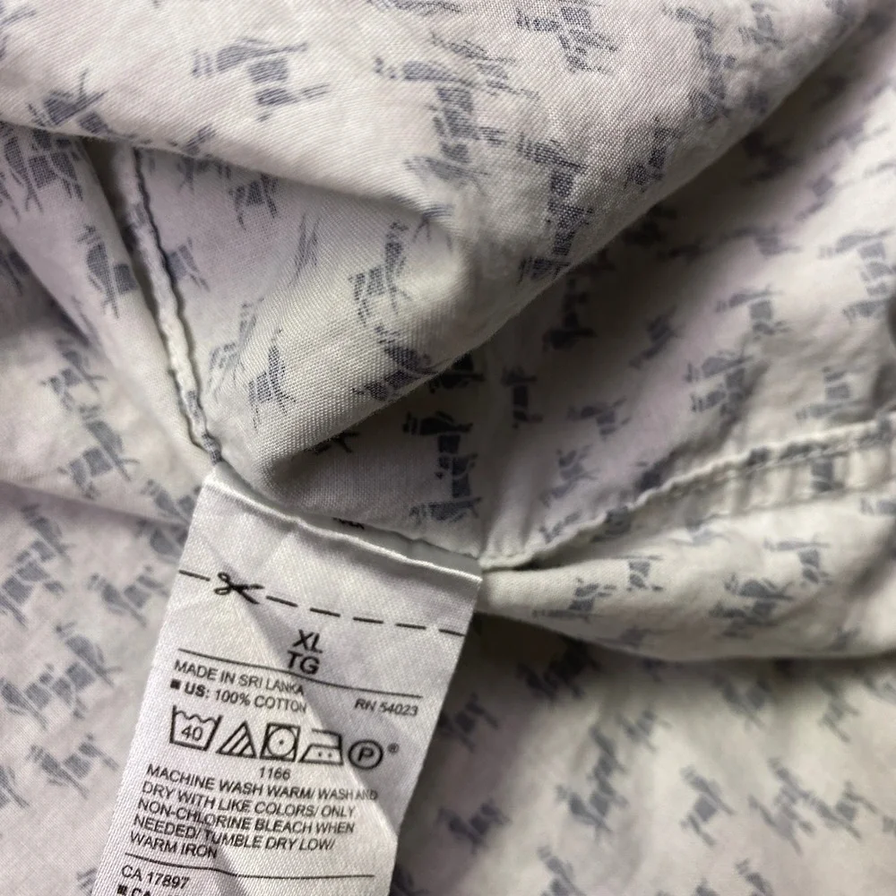 Banana Republic Men XL Llama Print Short Sleeve Button Down Shirt Slim Fit White